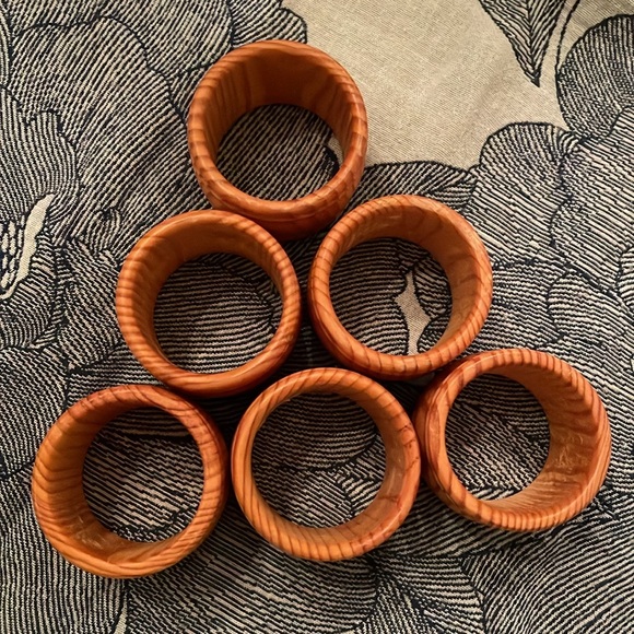 Vintage Set-of-6 Natural Wooden Napkin Rings - Picture 3 of 7